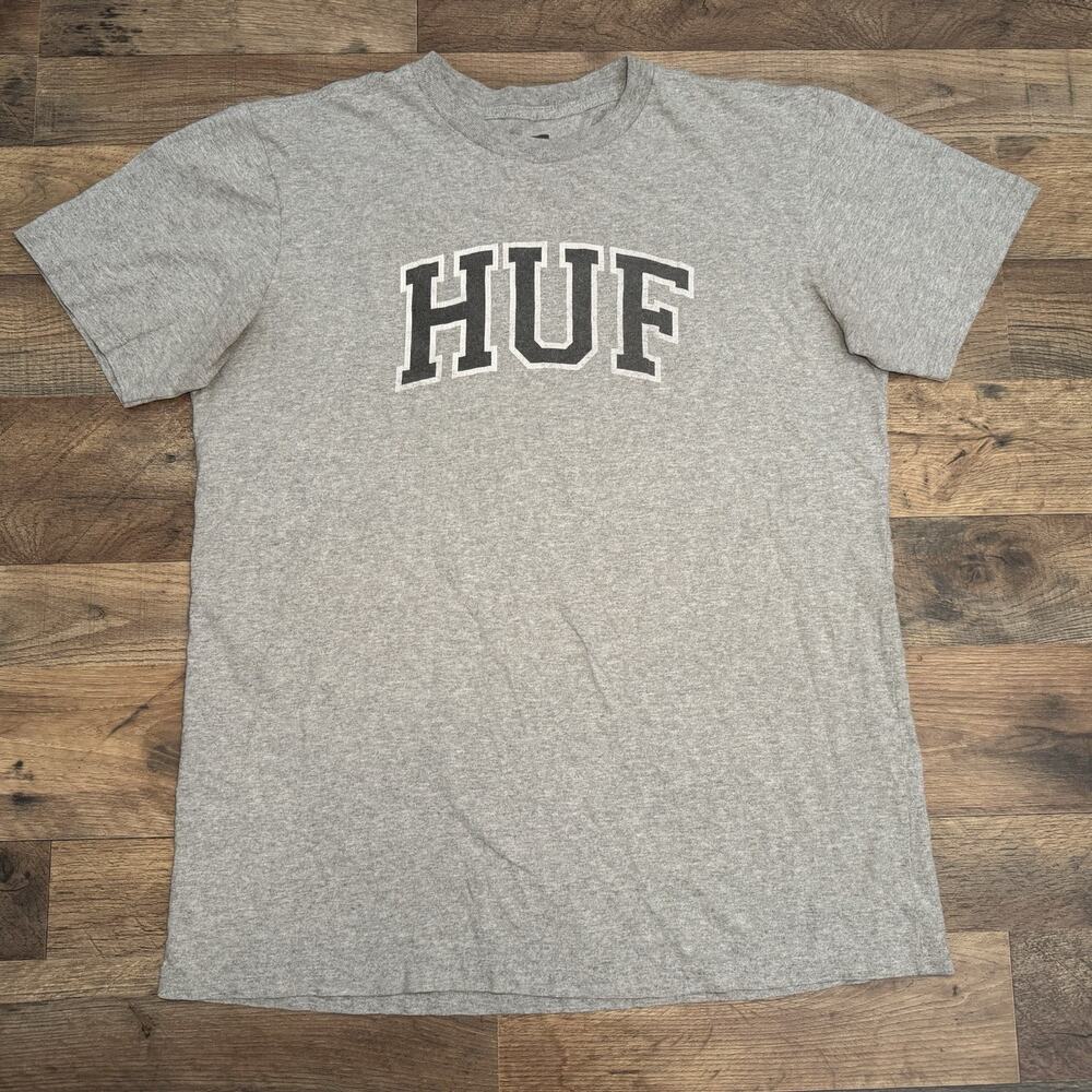 HUF Shirt Mens Medium Gray Collegiate Arch Logo Graphic Skate Streetwear Tee